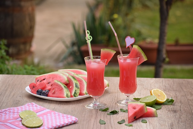 Suco de melancia com hortelã