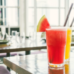 Suco surpresa de manga e tomate